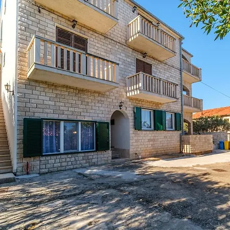 With Parking Space Supetar, Brac - 19724 Apartment Supetar